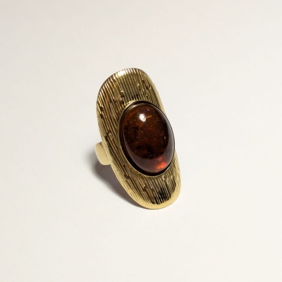 Anel grande pedra castanha