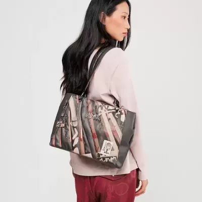 Mala Anekke Mademoiselle Parisian