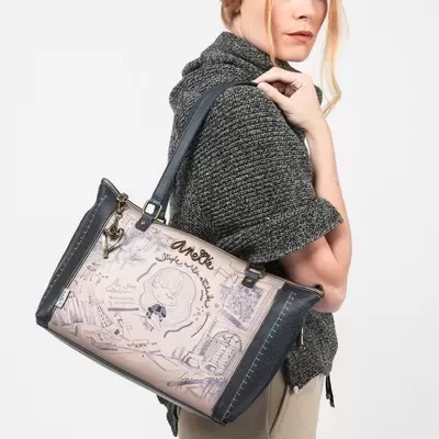 Mala Anekke Mademoiselle Studio