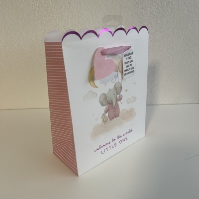 Sacola de presente infantil com elefante, cores rosa, cinza e branco