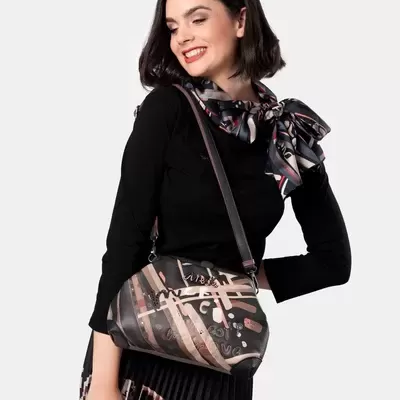 Mala Anekke Mademoiselle Parisian