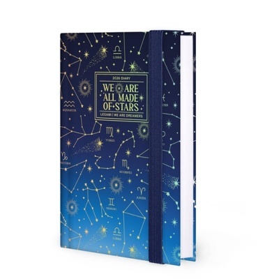Diário azul decorado com constelações douradas e signos do zodíaco, com elástico para fechar