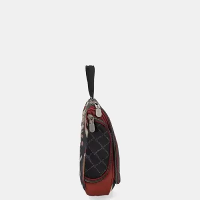 Bolsa vista lateral com padrão em xadrez preto e detalhes em vermelho