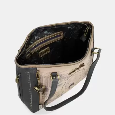 Mala Anekke Mademoiselle Studio