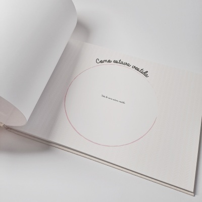 Livro "A minha Comunhão" em rosa