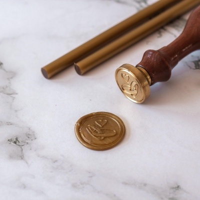 Lacre autoadesivo Alianças com coração