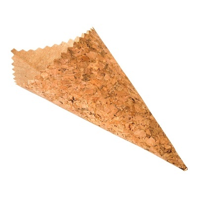 Cone de cortiça com padrão natural e borda serrilhada