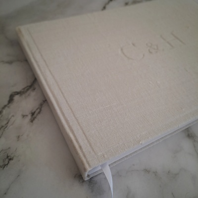 Livro de honra em linho com monograma