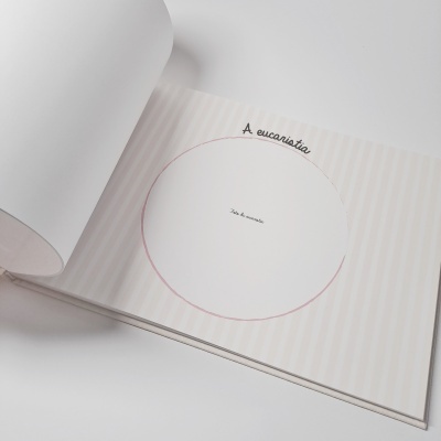 Livro "A minha Comunhão" em rosa