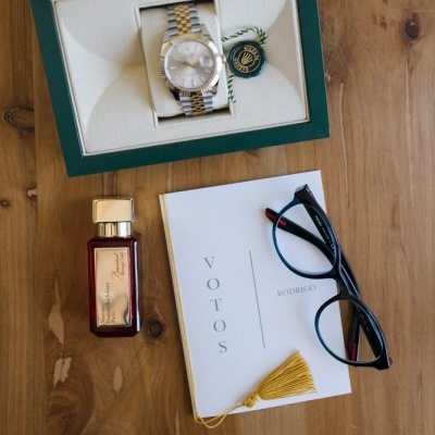 Livro de Votos branco e cinza