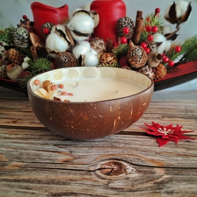 Vela em taça de côco