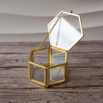 Caixa de vidro transparente para alianças