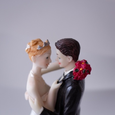 Noivos clássicos de porcelana