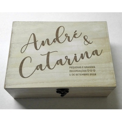 Caixa de Madeira personalizável "Pequenas grande recordações"