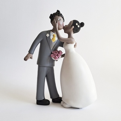 Noivos a dar um beijo