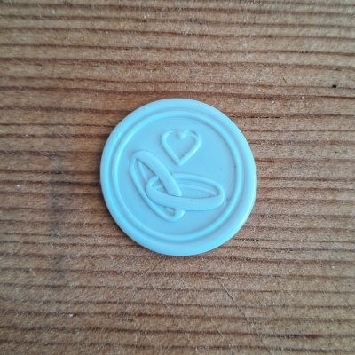 Lacre autoadesivo Alianças com coração