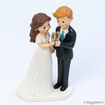 Noivo loiro com Noiva morena a brindar