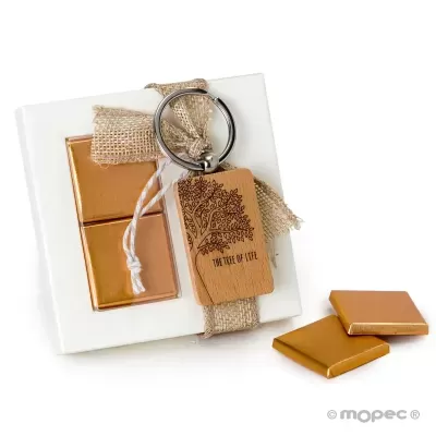 Caixa com porta-chaves e chocolates