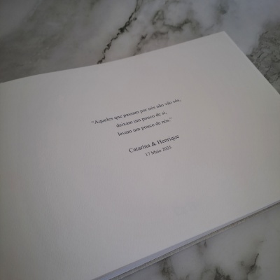 Livro de honra em linho com monograma