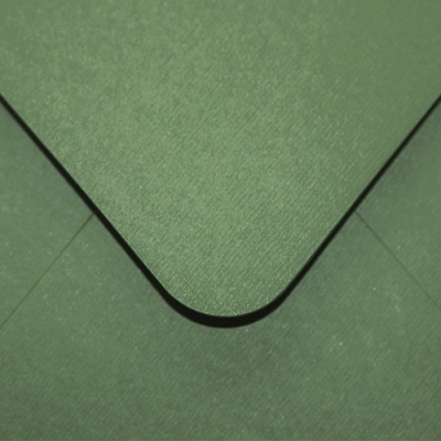 Envelope verde com aba triangular