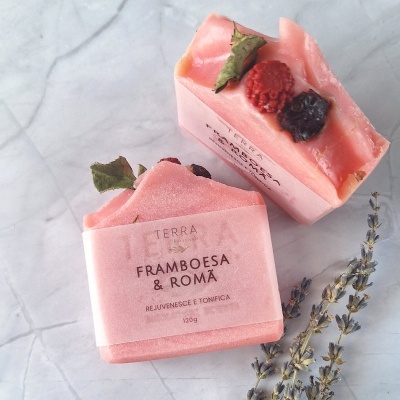 https://www.papoila.pt/product/sabonete-framboesa-and-roma