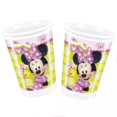 Dois copos de plástico com desenho da personagem Minnie Mouse em fundo amarelo com flores.