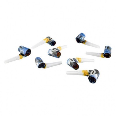 apitos de festa coloridos sobre superfície branca