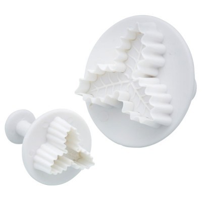 Conjunto de dois cortadores de massa em plástico branco com padrão de folha