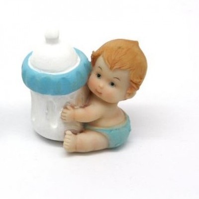 Figura decorativa de bebé com biberão azul e branco