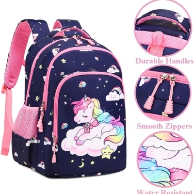mochila infantil azul escura com unicórnio colorido e detalhes cor-de-rosa