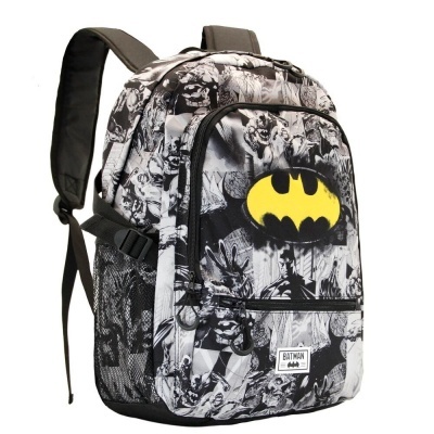 Mochila preta e branca com padrão de personagens de BD e símbolo amarelo do Batman