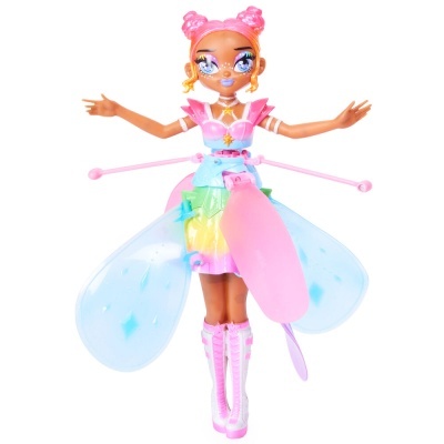 Boneca colorida com asas azuis transparentes e botas rosa