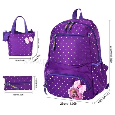 Mochila, bolsa e estojo lilás com bolinhas brancas e detalhes cor-de-rosa e desenho de rapariga