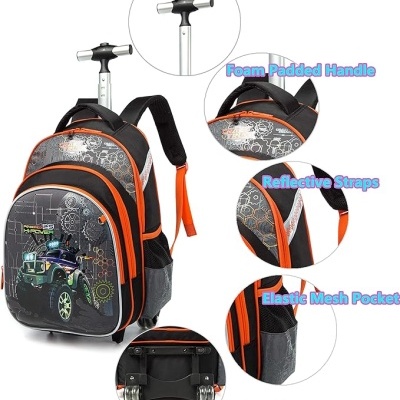 Mochila preta com veículo verde, detalhes laranja e rodas duráveis