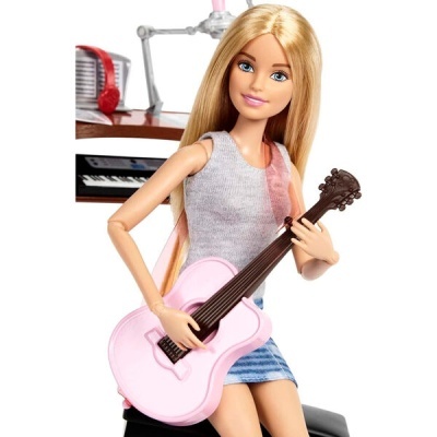Boneca musica Barbie