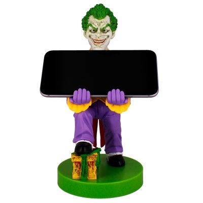 Figura resina Joker a segurar telemóvel preto