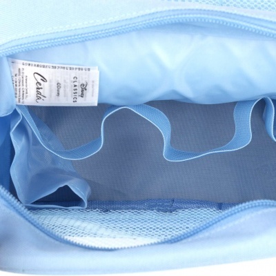 Interior de bolsa ou mochila azul clara com divisórias e etiqueta interna