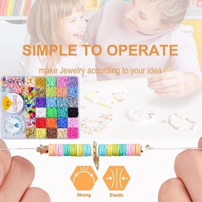 Kit para fazer joias com contas coloridas, fio elástico e medalhas metálicas