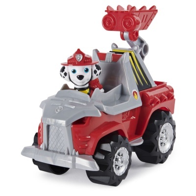Carrinho de brinquedo vermelho e cinzento com figura de cão branco ao volante