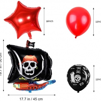 Balões de festa tema pirata com estrela vermelha, balão vermelho e balão preto com caveiras
