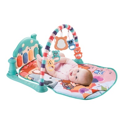 Tapete de atividades para bebé com arco de brinquedos e piano verde