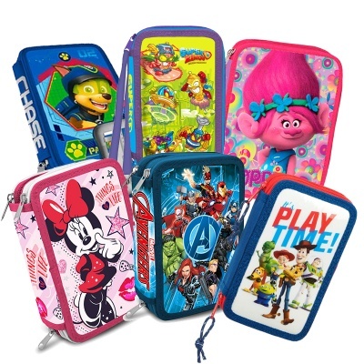 Estojos com material