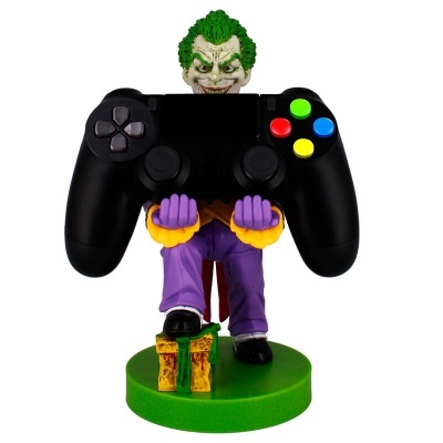 Suporte para comando com figura do Joker segurando comando preto colorido