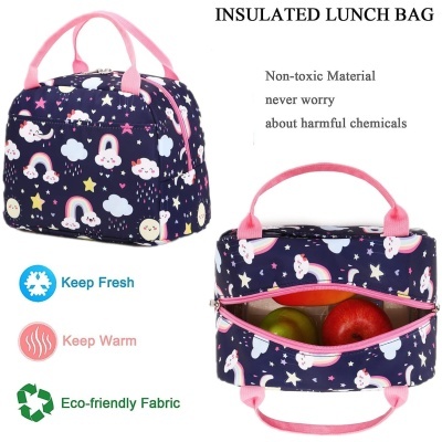 Bolsa térmica para almoço com padrão colorido e asas cor de rosa