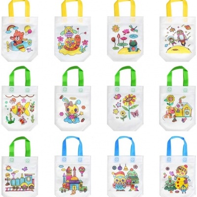 Lembranças aniversário - 10 sacos colorir