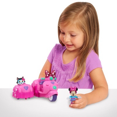 Veiculo Vespa + figura Minnie Disney