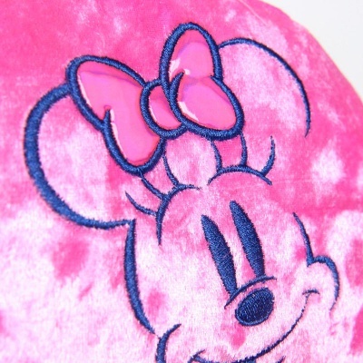 Desenho bordado da Minnie Mouse em tecido rosa tie-dye