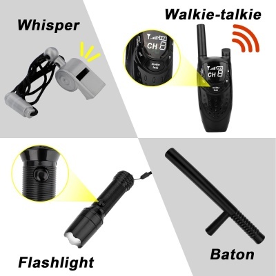 Quatro produtos: auricular Whisper, walkie-talkie com ecrã, lanterna preta e bastão preto.