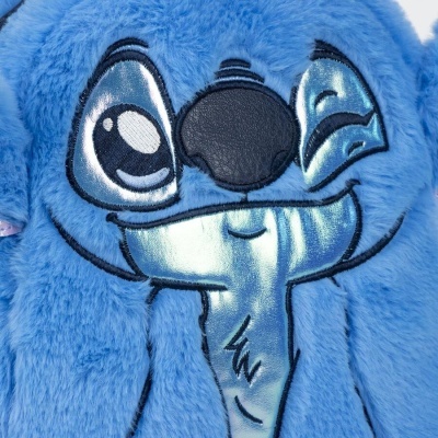 Face de peluche azul com olhos bordados grandes e detalhes em azul metálico