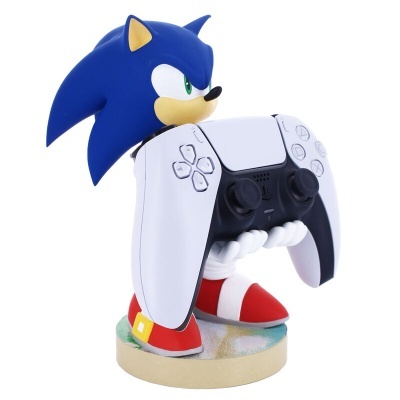 Figura Sonic a segurar comando de consola